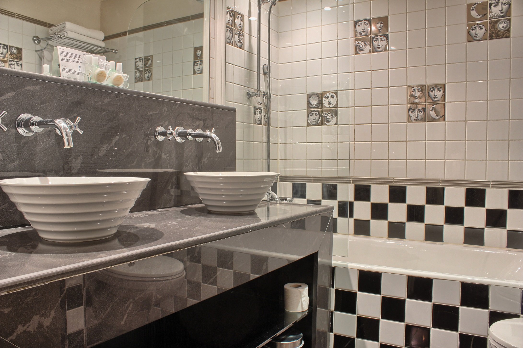 Bathroom - Villa Lutece Port Royal - 4 Stars Hotel Paris